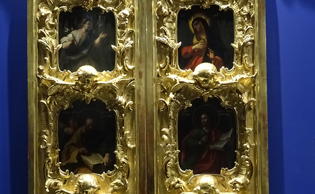 Iconostasio de la iglesia de Santa Catalina.