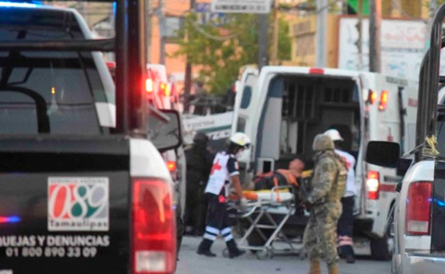 El accidente ocurrió al momento en que los efectivos policiacos acudían a prestar auxilio a compañeros que enfrentaban a civiles armados. Foto: Redes sociales