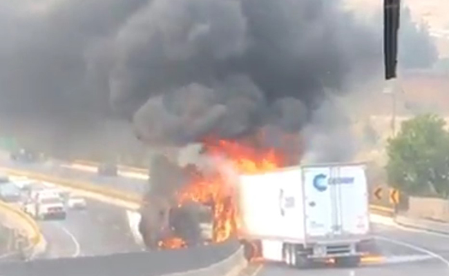 Choque en la Chamapa-Lechería provoca fuerte incendio - El Sol de México (Comunicado de prensa)