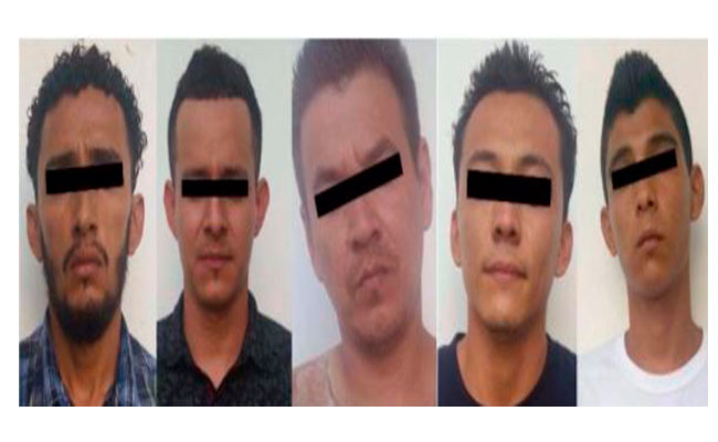 Al centro, un presunto jefe de la MS-13 detenido en mayo de este año y deportado a El Salvador por su participación en al menos diez homicidios. CRÉDITO: FISCALÍA GENERAL DEL ESTADO DE CHIAPAS