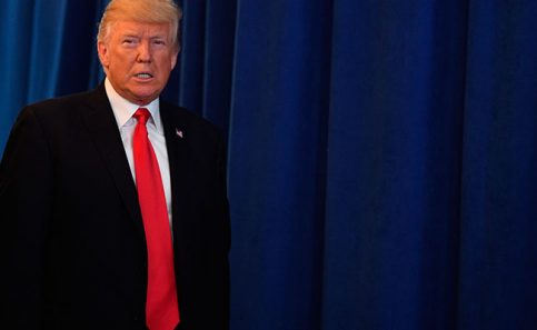 El presidente de los Estados Unidos Donald J. Trump ordenó una investigación contra el robo de propiedad industrial por parte de China. Foto: AFP