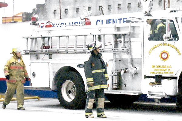 Les cortaron la luz a los bomberos