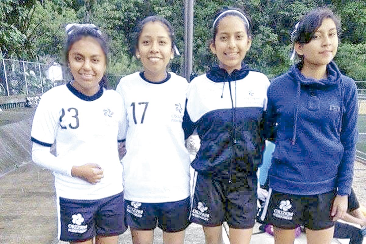 Las cuatro deportistas mencionadas formaron parte del seleccionado de Veracruz, quienes a base de un buen accionar sobre a duela, llegaron a la disputa final por el cetro, corona y trono del certamen.