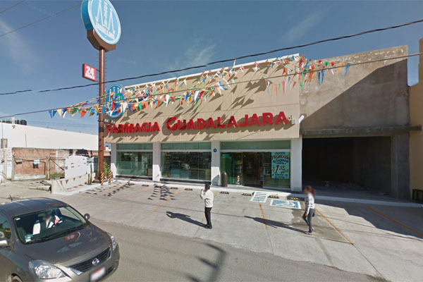 Roban y atan a empleada de Farmacia Guadalajara en Roban y atan a empleada de Farmacia Guadalajara en