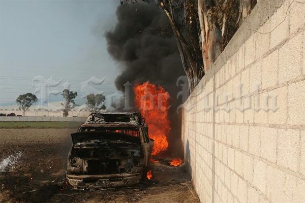 Explota otra toma clandestina de combustible en Amozoc