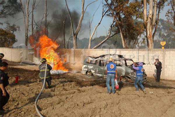 Explota otra toma clandestina de combustible en Amozoc