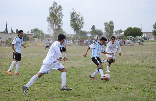 El conjunto Albiazul mexiquense se apuntó los tres puntos luego de que los merengues no se completaron para el encuentro.