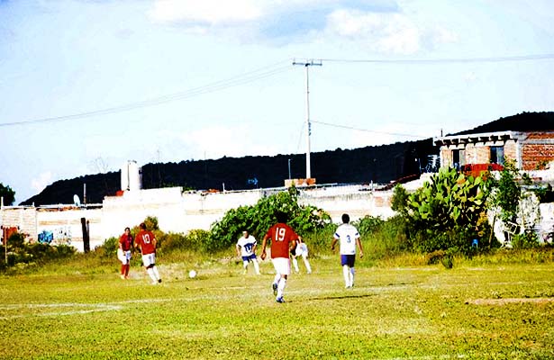 Salvo el súper líder Juventus de Vistha la lleva tranquila porque el resto de equipos pelean fuerte para llegar a la liguilla.