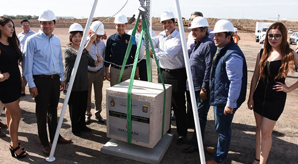 Colocan la primera piedra del centro comercial “Explanada: Malltertainment”.