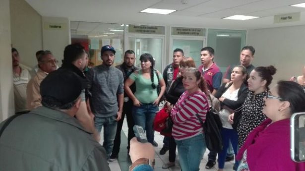 Se quejan trabajadores de tiendas MZ