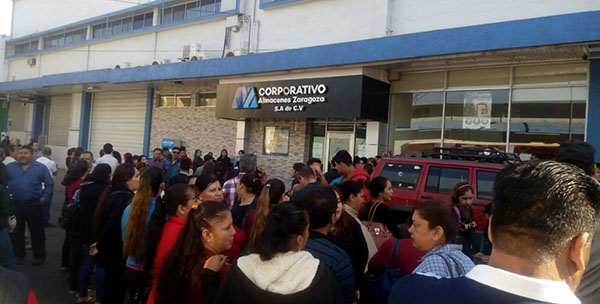Trabajadores de MZ exigen aguinaldo, quincenas y liquidación