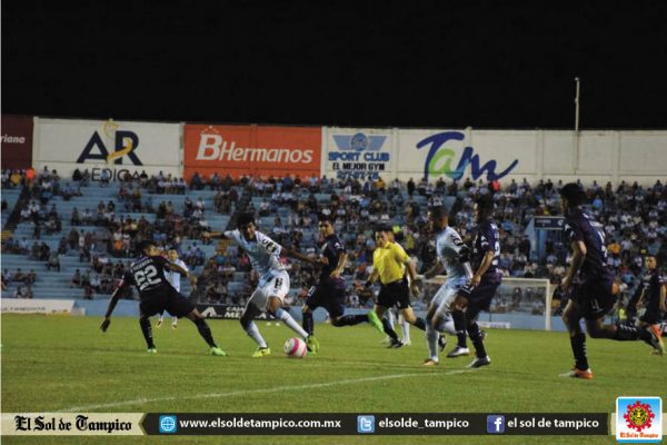 Atlante anuncia la salida del técnico Raúl Gutiérrez