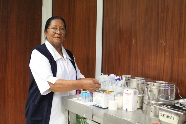 La enfermera María de Lourdes Torres López compartió su experiencia en los 41 años de servicio en el Hospital General de Tlaxcala. / Nora Rachel RAMÍREZ