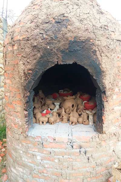 Los participantes en el taller -impartido el año pasado- elaboraron múltiples piezas, un horno en una capilla del municipio y expusieron sus trabajos. / EL SOL DE TLAXCALA