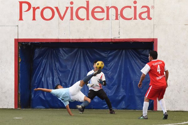 La Universidad “Benito Juárez” de Oaxaca sorprendió a las Garzas de la UAT en la rama varonil en duelo de futbol rápido celebrado ayer por la mañana. / Everardo NAVA