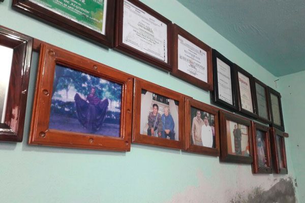 El hogar del artesano cuenta con alrededor de 30 reconocimientos. / Fabiola VÁZQUEZ