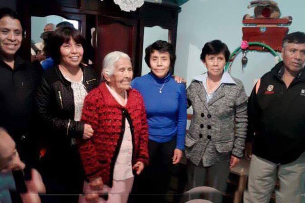 En compañía de su familia la festejada en sus 95 años