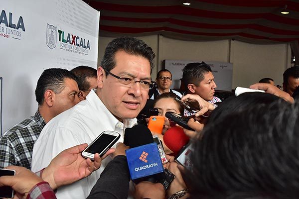 “Sí tenemos que trabajar de modo más cercano, como estamos promoviendo desde que arrancamos el gobierno, y también de modo más efectivo; tenemos que mejorar constantemente en equipo, en capacitación y en general en evitar que haya impunidad, se tiene que saber que si en Tlaxcala alguien comete un ilícito va a hacerse valer el peso de la ley” Marco Antonio Mena Rodríguez