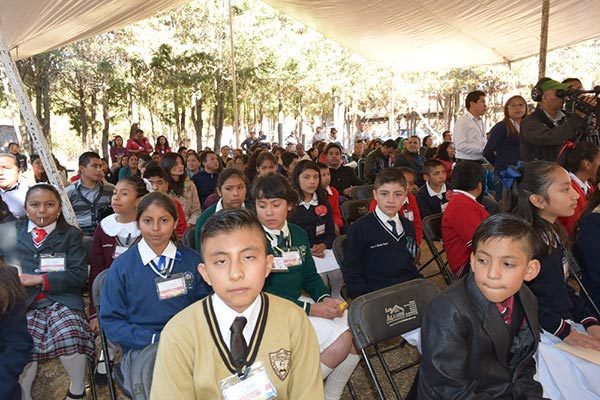 59 niños representantes de los 15 distritos electorales, defendieron en sus mesas de trabajo los temas “Defensa y ejercicio pleno de la Niñez” y “Qué podemos hacer las niñas y los niños de Tlaxcala para mejorar nuestra comunidad, municipio, estado o país”. / Jesús LIMA