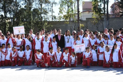Parte del contingente tlaxcalteca que viajará al estado de Jalisco a los Juegos Nacionales Escolares de la Educación Básica. / Everardo NAVA