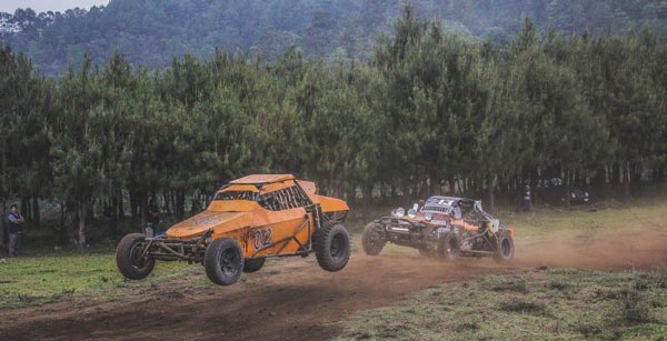 Los tubulares recorrieron una pista de 700 metros en ocho y diez vueltas de acuerdo a la categoría en la que compitieron. / Fabiola VÁZQUEZ