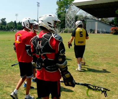 El equipo de lacrosse jugó un partido amistoso con escuadras combinadas entre tlaxcaltecas e integrantes e a liga máster del IPN. / Fabiola VÁZQUEZ