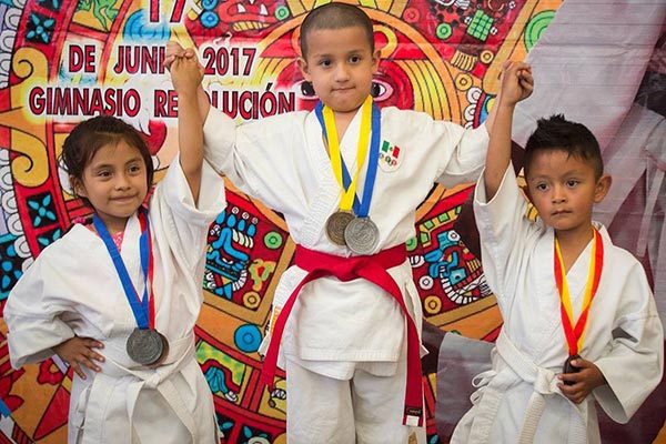 En el torneo anual Bushi No Seishin compitieron niños desde los cinco años de edad hasta adultos, como parte de su preparación rumbo al Campeonato Nacional de Shotokan Karate Do en México. / Everardo NAVA
