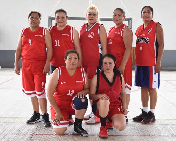 Sección 27 anima el basquetbol de Los Reyes Quiahuixtlán. / Francisco H. REYES