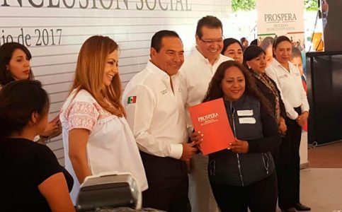 Compromete titular de Sedesol 15 comedores, 10 lecherías y 10 estancias más para Tlaxcala