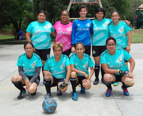Real Madrid, equipo femenil de la categoría libre, también participa en el torneo profesional deportivo “Xicohténcatl Axayacatzin” que busca prevenir el delito, adicciones y la violencia. / Fabiola VÁZQUEZ