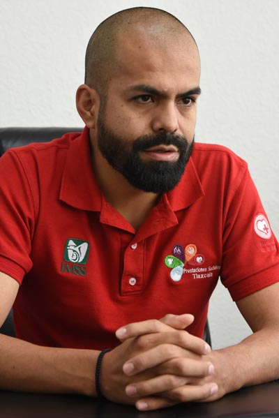 Gerardo Mellado, jefe del departamento de prestaciones sociales del IMSS, señaló que en el polideportivo impulsarán otras disciplinas, por ejemplo, en unas semanas celebrarán la apertura de la liga de voleibol. / Everardo NAVA