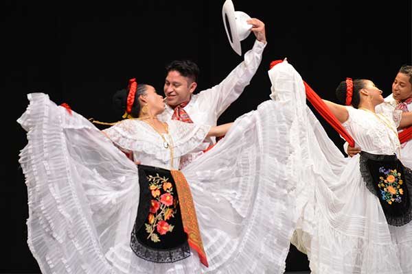Los cursos que impartirá la academia son: danza clásica, jazz y danza folklórica. / EL SOL DE TLAXCALA