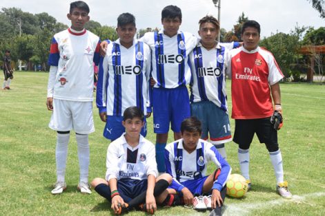 Barcelona se proclamó campeón del evento de futbol organizado con motivo del Día Internacional de la Juventud en Zacatelco. / Everardo NAVA
