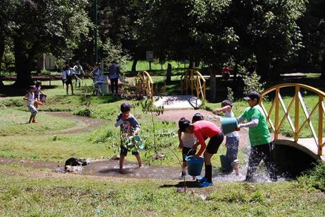 Unos 50 niños realizaron actividades motrices que desarrollaron velocidad, fuerza, coordinación, equilibrio y trabajo en equipo. / Fabiola VÁZQUEZ