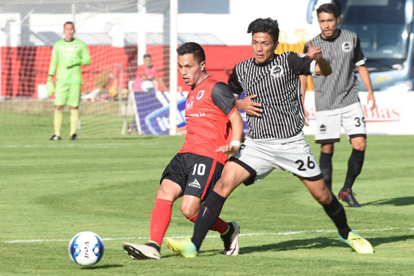 José Almanza de los jugadores con mayor dinámica ofensiva de Coyotes. / Everardo NAVA
