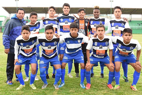 Saga Juniors, campeón del torneo de futbol en Santa Ana Chiautempan. / Everardo NAVA