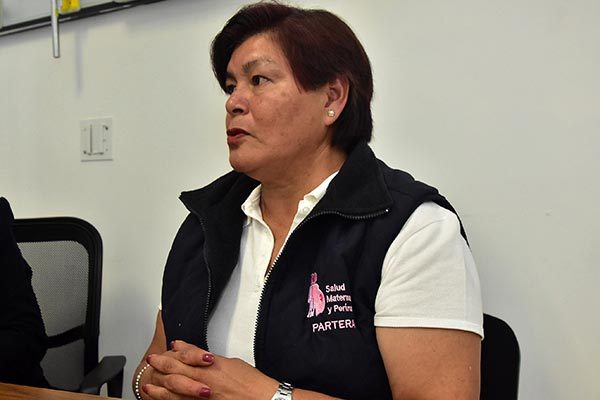 “Desde los ocho años me gustaba entrar a ayudar a mi mamá a atender el parto, apoyar en recibir el bebé, bañarlo, vestirlo, mi idea en la infancia era ser doctora, pero la economía y las circunstancias no lo permitieron” María Felicitas Romano Flores