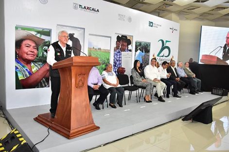 El titular de la Procuraduría Agraria, Cruz López Aguilar, sentenció que el compromiso con el sector primario es construir un campo más justo, además de velar por los intereses de los campesinos y garantizar la defensa del patrimonio de los núcleos agrarios. / Héctor LORENZO