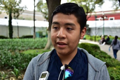 “Seguir adelante en la vida, estudiar, terminar estudios superiores para buscar empleo y progresar, ser autosuficiente. Estudiar nos hace menos ignorantes, yo voy a hacer una especialidad médica”. Guillermo Muñoz. Papalotla