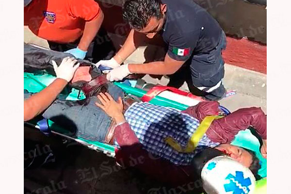 De acuerdo con las autoridades de la Sesa, los heridos fueron varones, cuyas edades oscilaron entre los 28 y 59 años de edad, originarios de Huamantla y la Ciudad de México; cuatro resultaron con lesiones por asta de toro, uno por caída y uno más por riña. / César RODRÍGUEZ