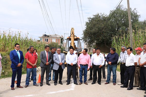 Con la ampliación del servicio básico en comunidades de Contla de Juan Cuamatzi y Chiautempan se fortalece la calidad de vida de los pobladores, coincidieron los munícipes Miguel Muñoz y Héctor Domínguez. / EL SOL DE TLAXCALA