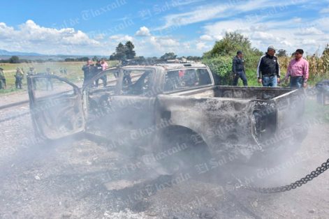 Robo a tren desata balacera en Lázaro Cárdenas, Huamantla; hay dos policías heridos y una camioneta quemada