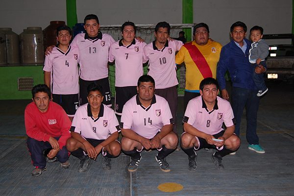 Frontera se coronó bicampeón en la liga de futsal Amaxac con marcador de cuatro goles a uno contra Borussia. / Fabiola VÁZQUEZ