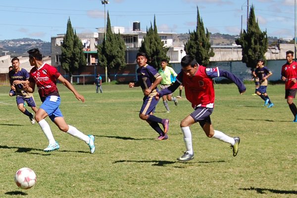 El torneo selectivo estatal arrancó con 32 equipos en cuatro disciplinas, con la finalidad de elegir a los mejores equipos que compitan en Olimpiada Estatal y Nacional. / Fabiola VÁZQUEZ