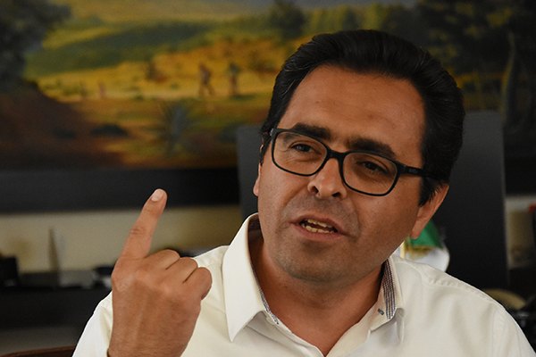 Manuel Camacho Higareda, secretario de Educación Pública en el Estado, señaló que solo una escuela va a ser reconstruida totalmente: la Técnica 41, de Xaloztoc. / Jesús LIMA