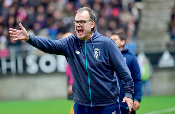 La directiva tuza ya tuvo acercamiento con Bielsa. / Foto: Especial