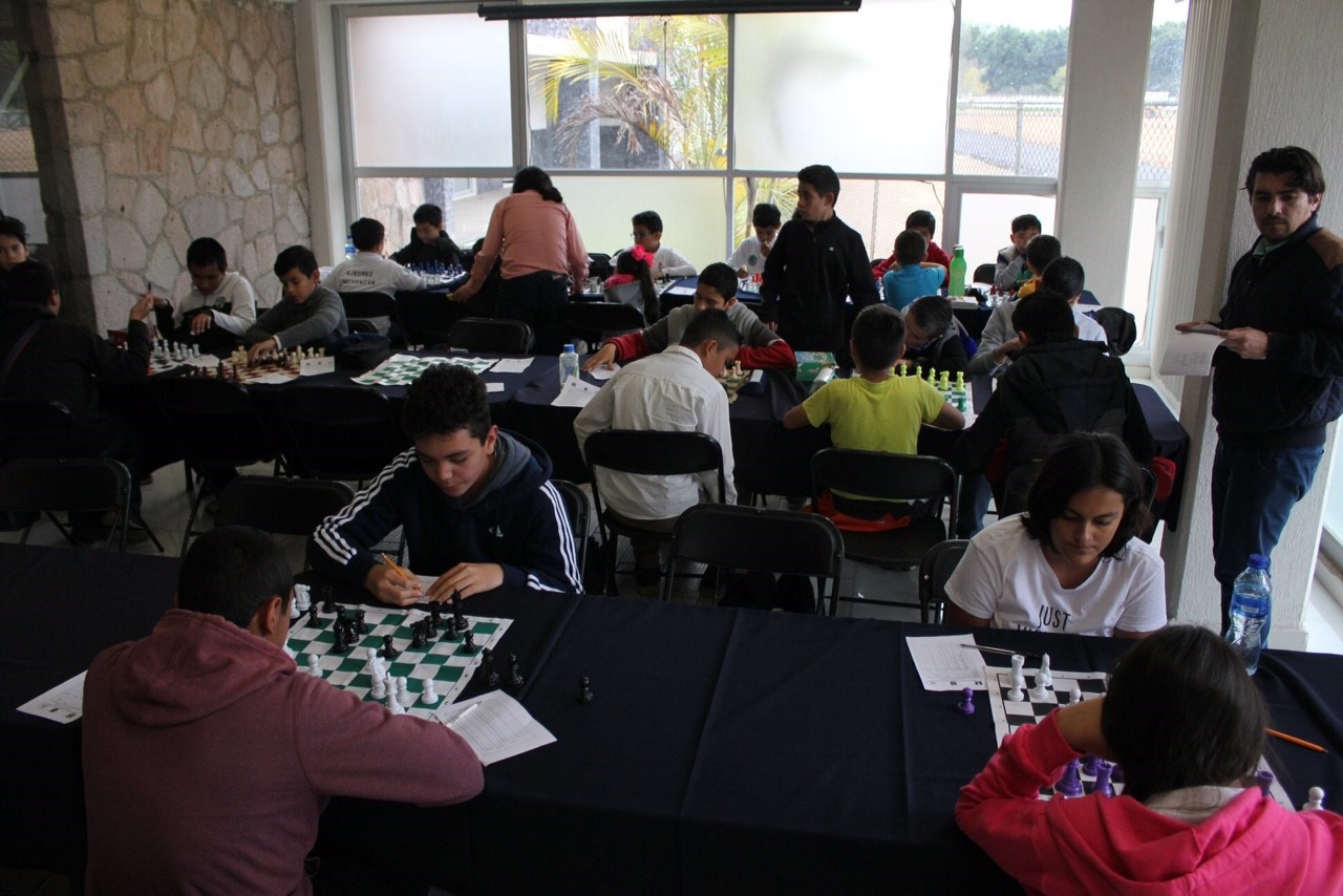 1020AJEDREZ (1)
