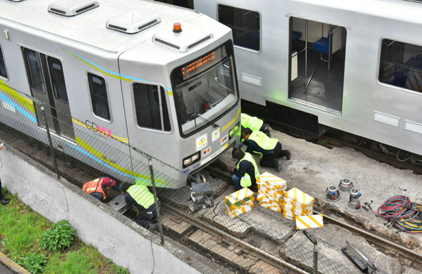 Descarrila unidad del Tren Ligero en Calzada de Tlalpan