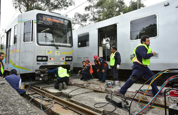 Descarrila unidad del Tren Ligero en Calzada de Tlalpan