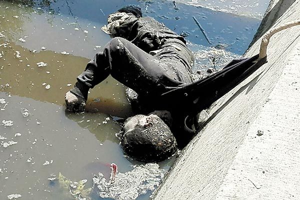 Arrojado al canal